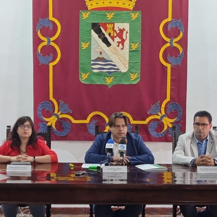 rueda-de-prensa-nayra-caraballero-gustavo-perez-y-jose-miguel-hernandez